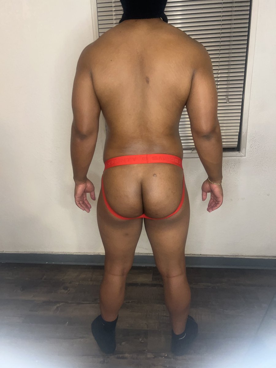 Mrsensual28's tweet photo. Strap up https://t.co/V04ohIbcXA