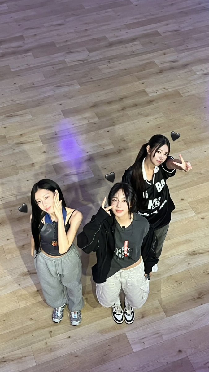ablumefiles's tweet photo. [241208]  #ablume instagram update

#어블룸 #새나 #시오 #아란 https://t.co/96UGhlMAUW