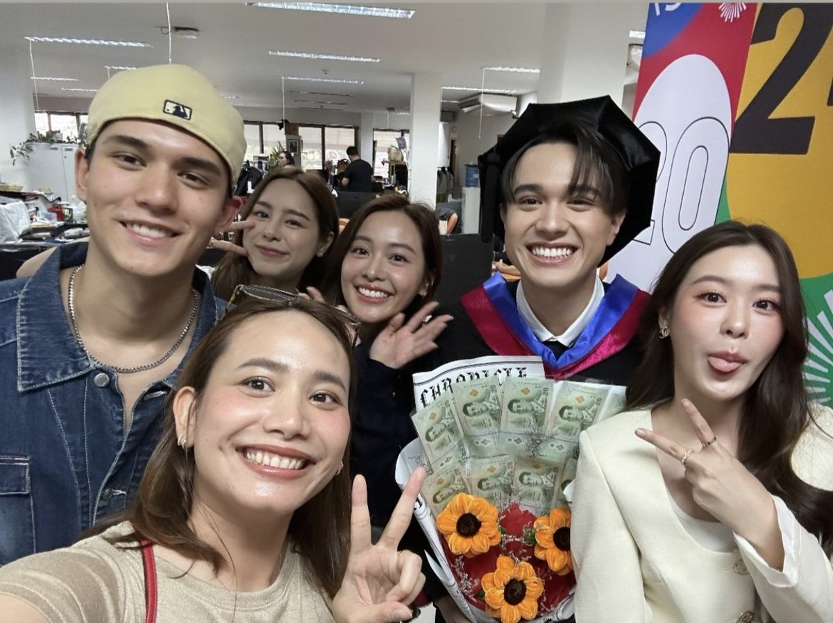 AngkanaTip's tweet photo. ส่วนเทศน์เพื่อนรักไมกี้ มากับ Teamwork ค่ะ

#MikeyGraduationDay
#mikepanitan  #ไมกี้ปณิธาน
#เทศน์อุ้ม https://t.co/aFwis4iQ9b