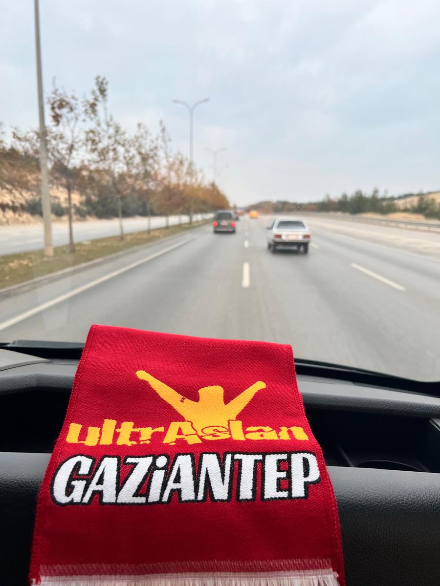 BU YOL ŞAMPİYONLUK YOLU!

GELİYORUZ!

#ultrAslanGaziantep #uAYurtiçi