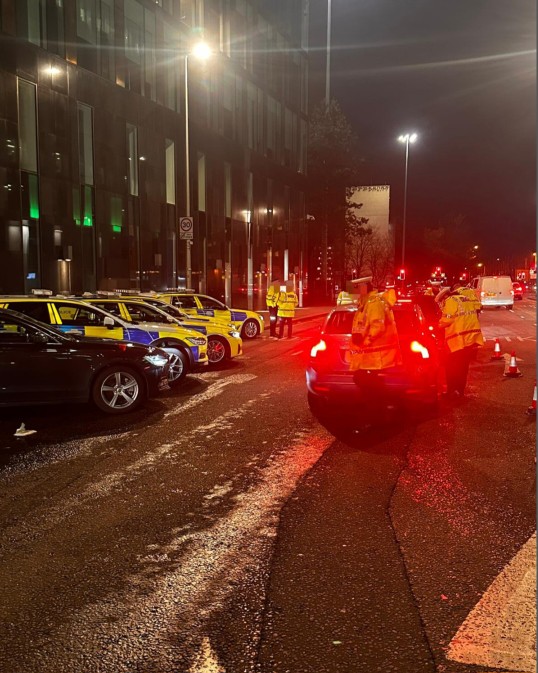 PSOSRoads's tweet photo. #GlasgowRP conducted road checks on the outskirts of the city centre this evening as part of our Festive Drink / Drug Drive Campaign.
Unfortunately a number of people still ignore our #DontRiskIt advice and have ended up in a #RoomWithNoView for the night!
#Fatal5
#ArriveAlive https://t.co/qIFFngb2rL