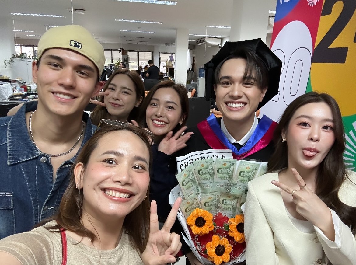 Giegy susu sasa aew aew (Rest) tweet media