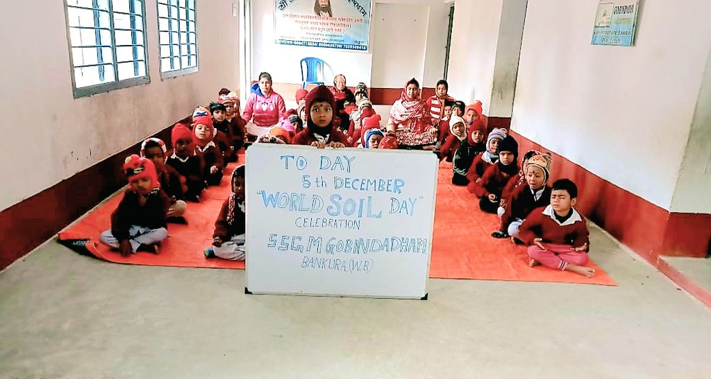 SSIAST's tweet photo. World Soil Day Awareness Campaign in Bankura, West Bengal by Sh. Sumanta Roy at Gobindham Kids School in Bankura, where he conducted an engaging session on 5th Dec 24.
Additionally,he visited Barjuri, where he addressed a gathering of farmers on Natural Farming.
#ssiast https://t.co/pzj24O9Qun