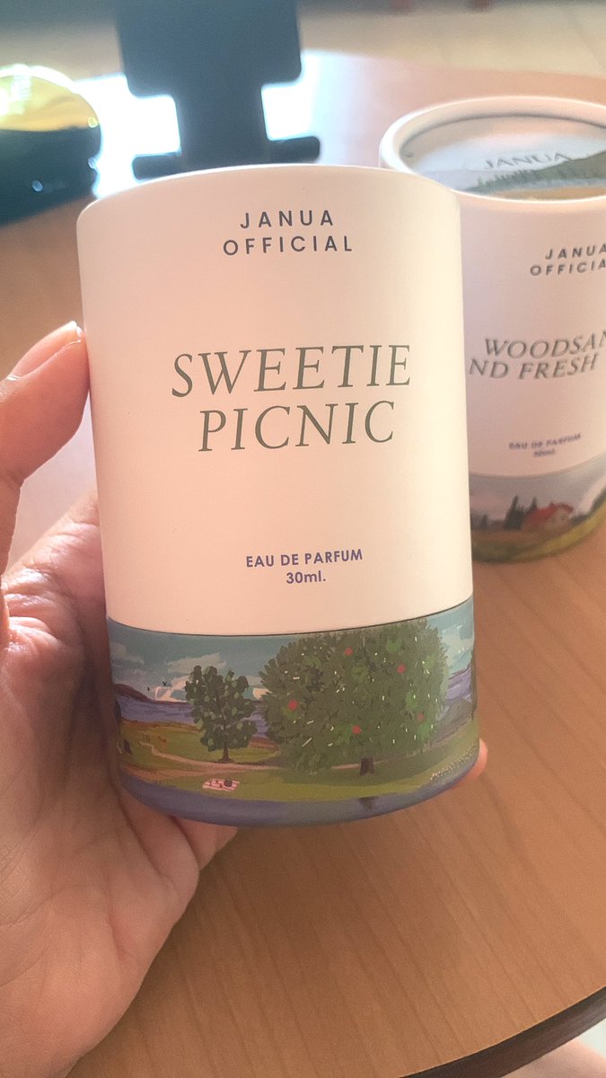 Natchachaa1's tweet photo. ส่งต่อน้ำหอมแจนยัวร์ janua กลิ่นขายดี กลิ่นยอดฮิต
•กลิ่น woodsand
•กลิ่น sweetie picnic
แค่เปิดดม ยังไม่ฉีดสักปื๊ดค่ะ ไม่ถูกจริตเท่าไหร่ค่าา
- ขวดละ130รส. -รับทั้ง2ขวด 250รส.ให้ค่า
ซื้อจากร้านmall ขอดูเพิ่มเติมได้ค่า #ส่งต่อjanua #น้ําหอมแจนยัวร์
#น้ำหอมjanua #ส่งต่อน้ำหอมjanua https://t.co/1hmu3aOiCq
