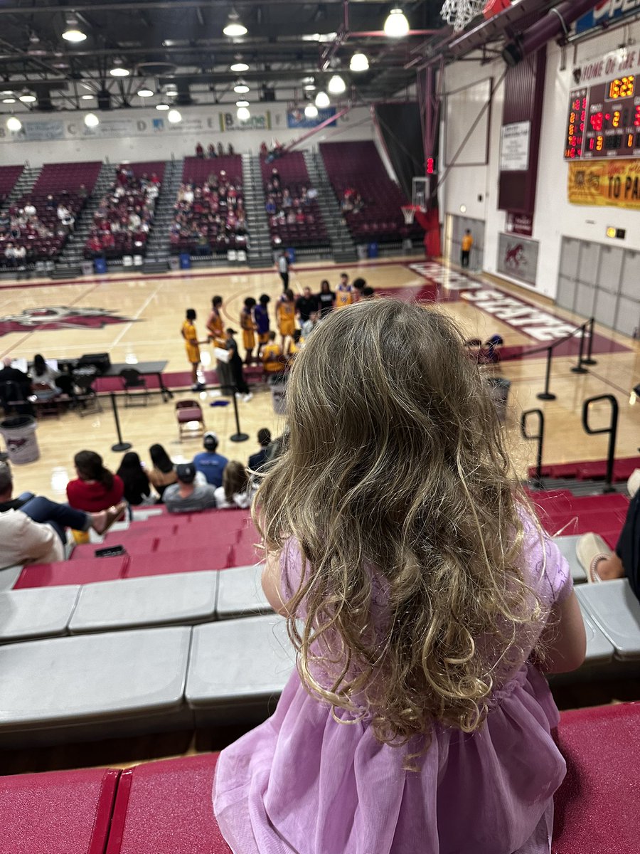 CoachKyleW's tweet photo. Great day with the family and great day of hoops. Congrats @CHICOmbb, @TylerNewton41, @Cody_Fueger  on the big wins today. Biggest win of the day though was watching these two enjoy being in the gym and cheering on their Mom &amp; Dads Alma Mater. https://t.co/SQbD1DNz2Y