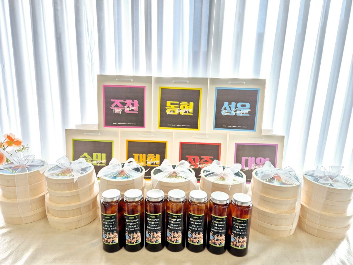 Jh19990731's tweet photo. 골든차일드의 새로운 CHAPTER 응원 위해 준비한 도시락 잘 전달되었습니다🥳
잘 먹고 재밋게 놀자~!!!

@dddae46 @peacha_mira @No_19_bj @haideygolcha
 #골든차일드 https://t.co/JUK8cpIiWI