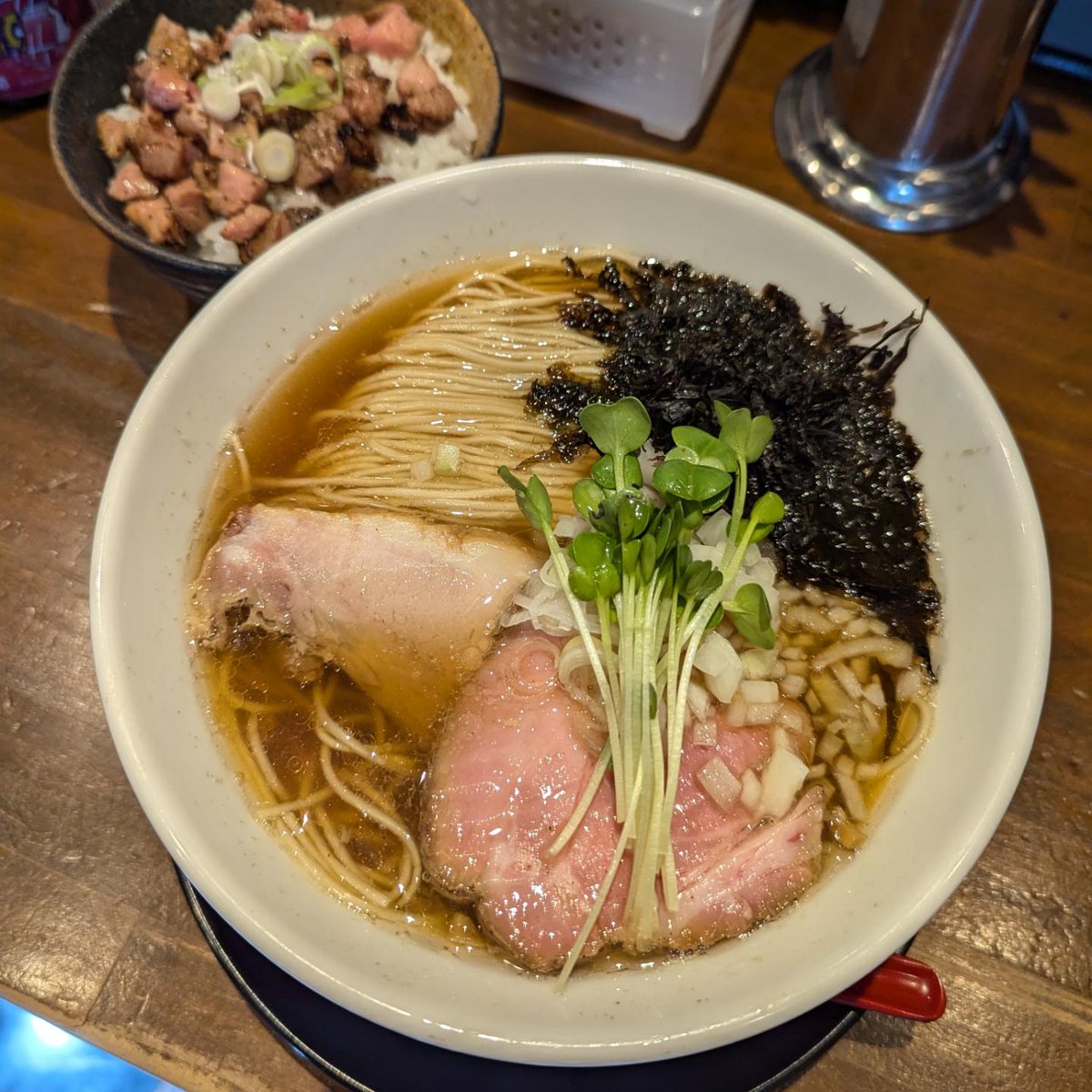 johnjohn1575's tweet photo. 御門台のニュースイケンさんの煮干しラーメン。私はビター、娘は淡麗、息子はチャーシュー丼です。野球した後みんなで美味しい×2言いながらシェアして頂きました😊
#ニュースイケン さん #煮干しラーメン #ラーメン #静岡グルメ #静岡市 #煮干し https://t.co/LP1X5y9vWB