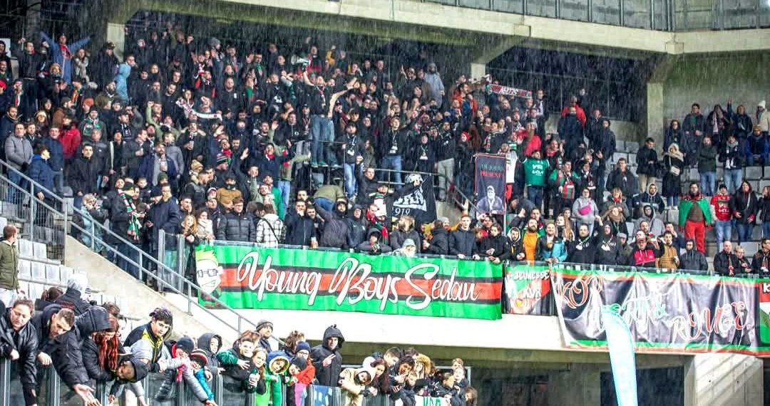 En_Vert_Rouge's tweet photo. Un aileron plein à craquer 💚❤️
#Régional2
#TeamCSSA https://t.co/Ls5roCDXQ9