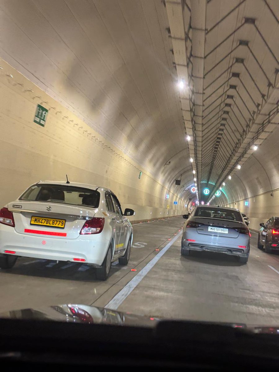 say_cheeez's tweet photo. @MTPHereToHelp there are a lot of offenders daily on the costal road. One lane is closed but still many cars hust race pass through that. Attaching few photos. These photos are of yesterday (Saturday) around 4:20pm https://t.co/q6FAGYsWxf