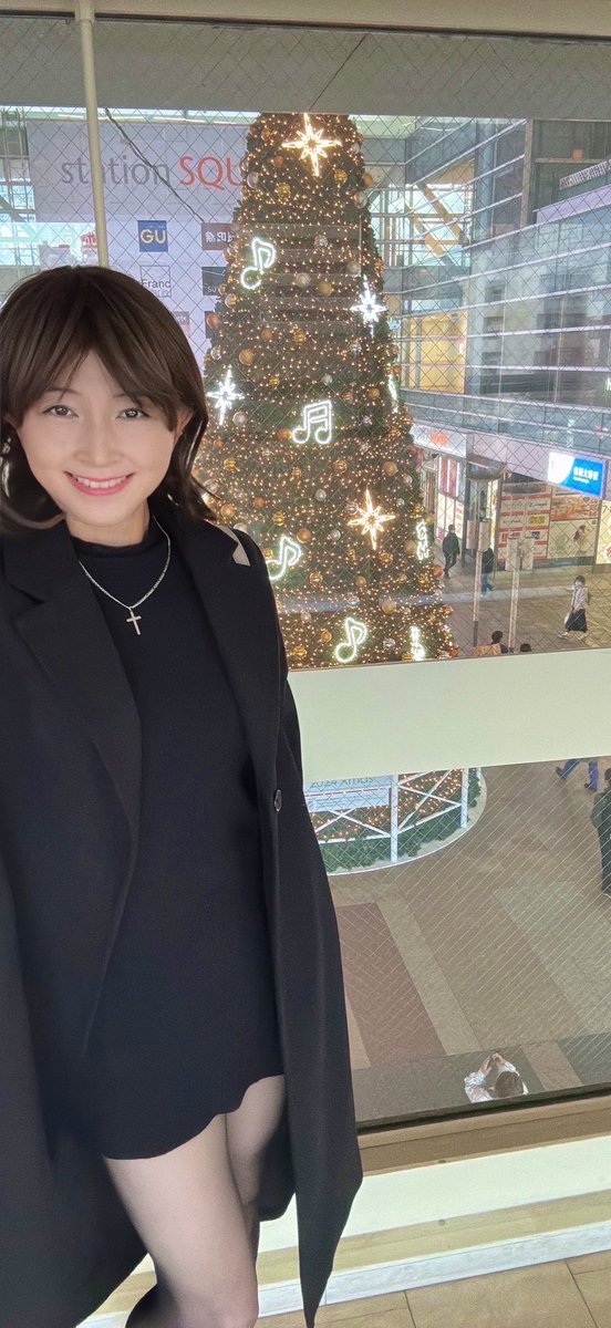 昨日は相模大野に出没💃
ロマンスカー🚈の展望席も乗れたし
クリスマスモード🎄な駅前も💓👍
#黒ストッキング💕