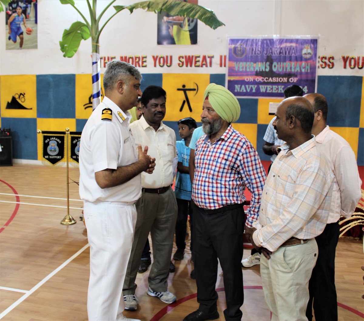 AN_Command's tweet photo. #ANC
#INSJarawa hosted a special lunch with VSF/NMF/VeerNaris as part of #NavyWeek2024. A gesture of gratitude & respect for their sacrifice. #Cmde Prashant Handu,NM, Naval Component Commander graced the occasion & expressed his gratitude to the Veterans.
#VeteranOutreach https://t.co/IxjoQTJATD