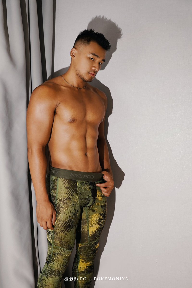pokemoniya's tweet photo. 丛林野兽（蛇纹板）
anaconda is coming
@junglewildwild 

#天津约拍 #男色 #男孩 #男 #men #hotguy #hotman #hunk #HUNK_CHANNEL #男私房 #男生写真 #muscles #hotbods #hotboys #tianjin #hotmen https://t.co/WxeWjefAaJ
