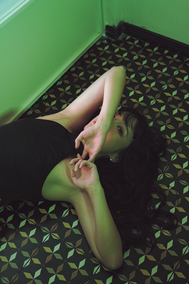 m <a href="/tothemoona_/">小小</a> 
p <a href="/alex_zou1874/">摄影师 1874</a>