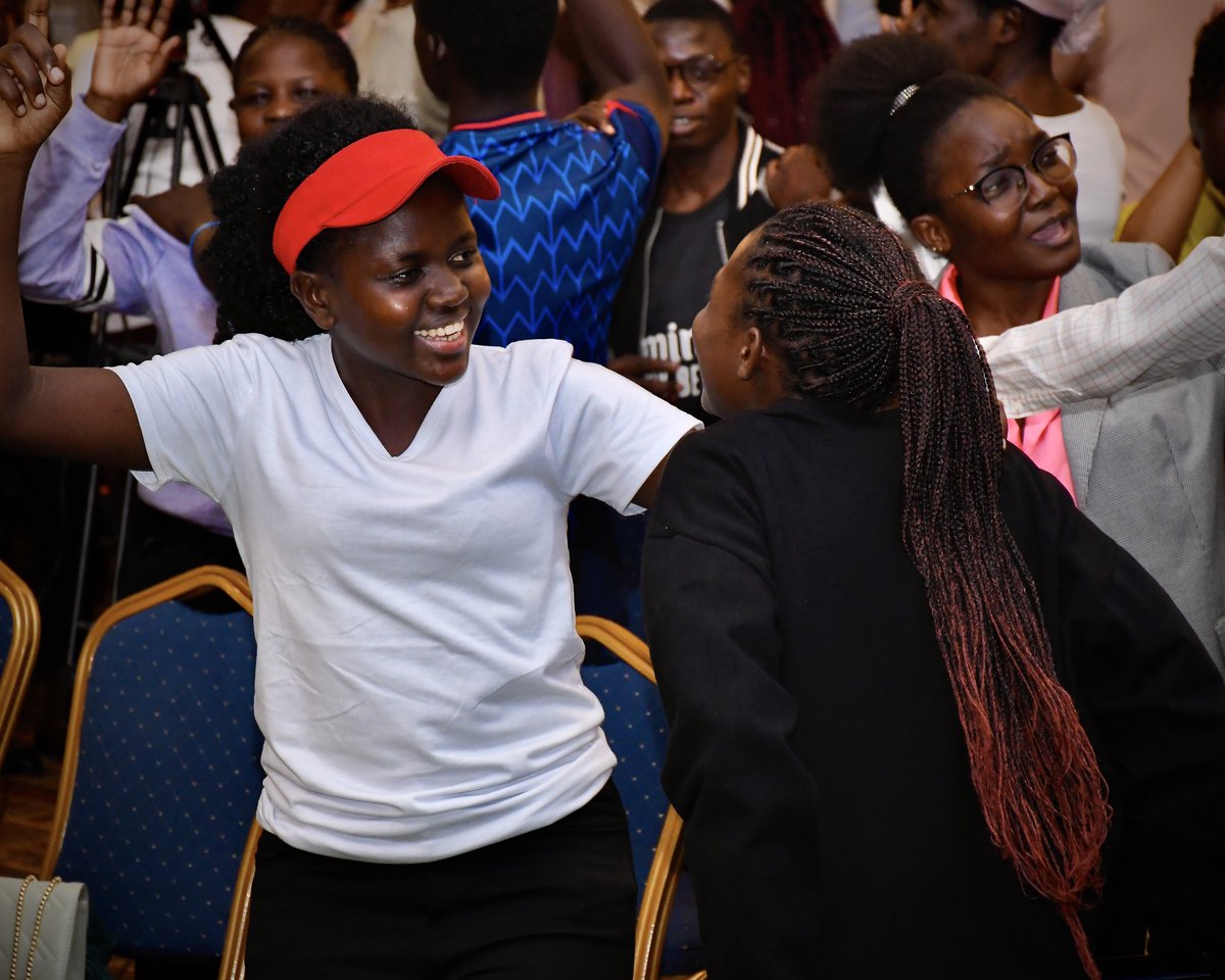 exploitsug's tweet photo. With one hand, we build, and with the other, we war in prayer (Inspired by Nehemiah 4:17)
#unleashgreatness #calledtogreatness #exploits #52daysofprayer #90daysofmiracles #prayerretreat #52daysoffasting #upperroomexperience #exploitsserena https://t.co/SG2pebb9t8