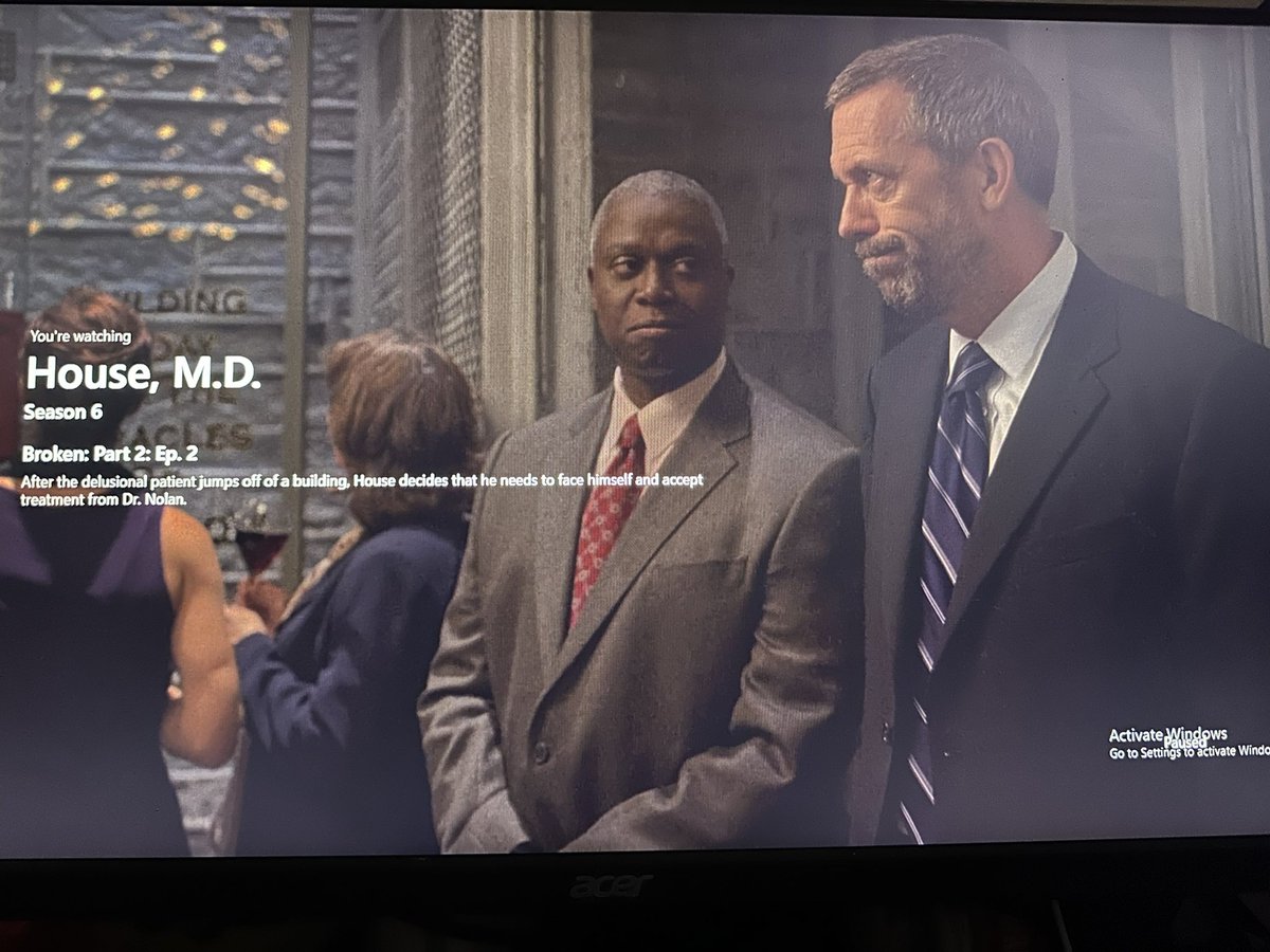 kitowin2's tweet photo. Dr. House and Captain Holt in one frame asjkjdkskskldk https://t.co/50Se5w5Uwo