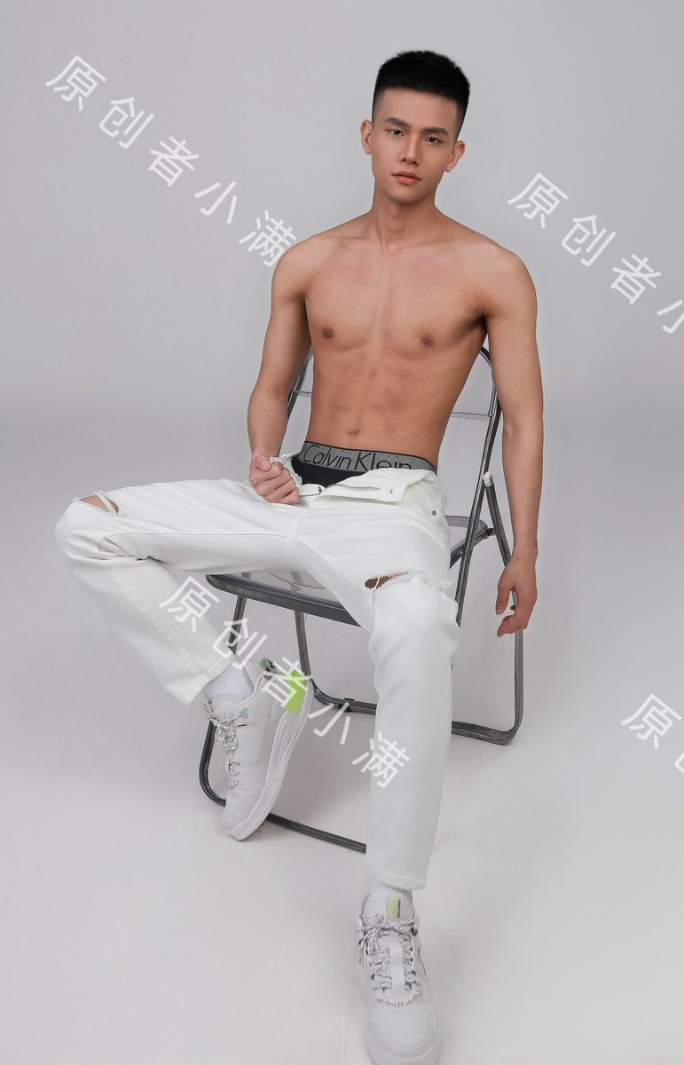 Jerry1sjm's tweet photo. 各位哥哥们好啊，我是小满，喜欢的可以关注一下  178-23-70-17cm 
#gay https://t.co/KZl72QJdzr