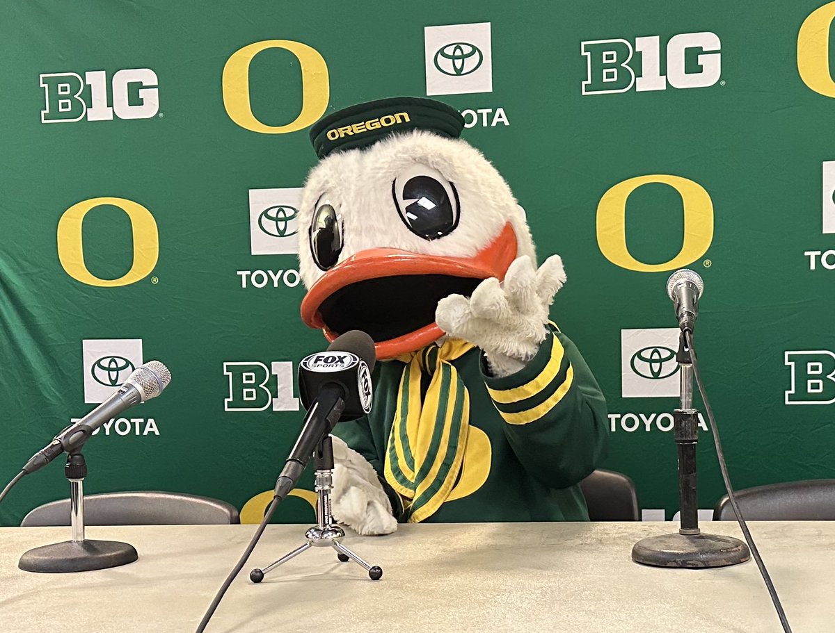 owentooelve's tweet image. "so then I decided to take over the whole fucking conference"