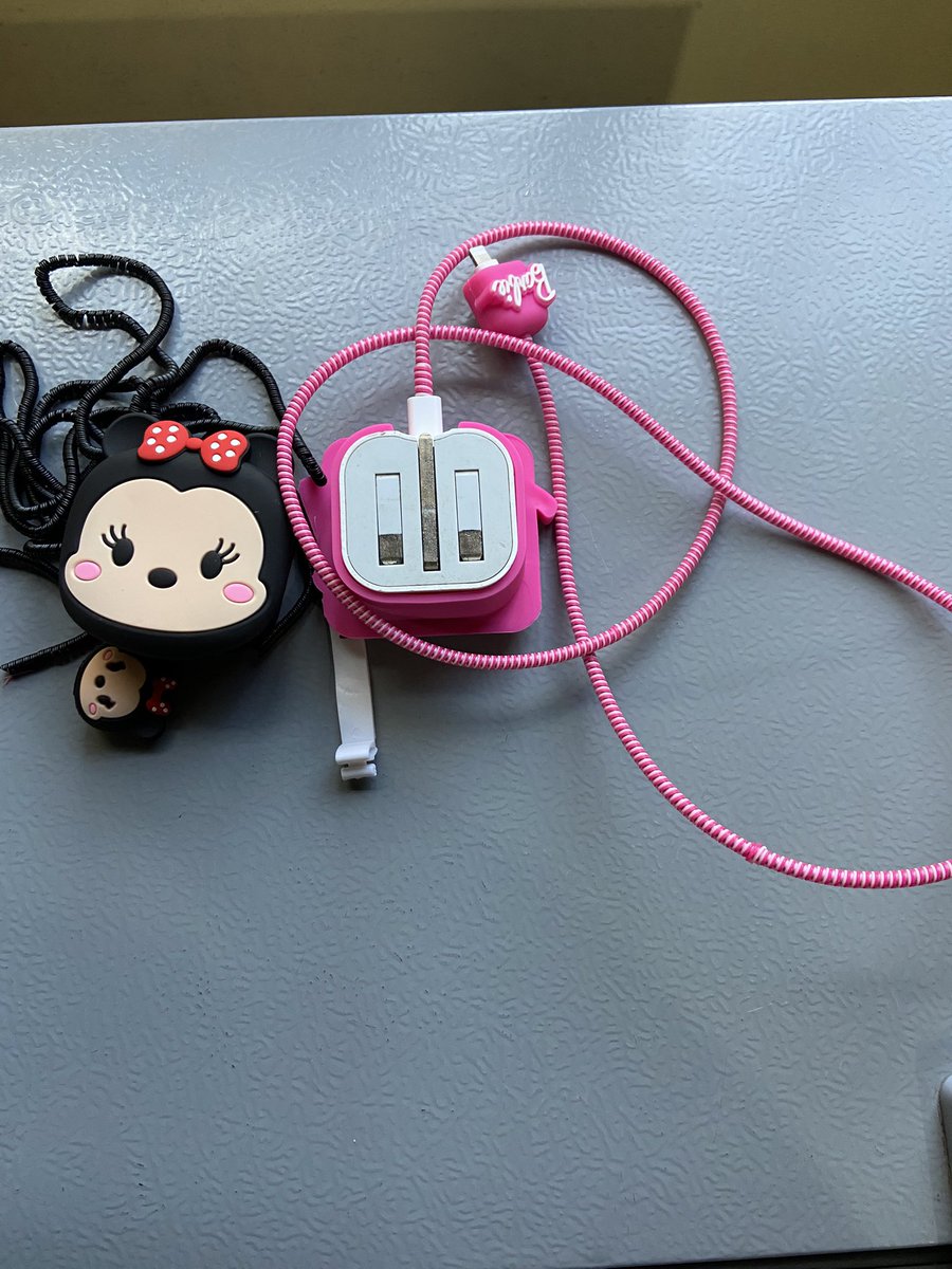 MissMaguswi's tweet photo. Are Sundays still for lovers? 🥲
Anyways, I’m selling these cute charger covers for iPhone and android at k100 only. 0977161806
Please buy from me 🤲🏼 and 
Kindly retweet 🥹🤲🏼 https://t.co/bweH4wWMLV