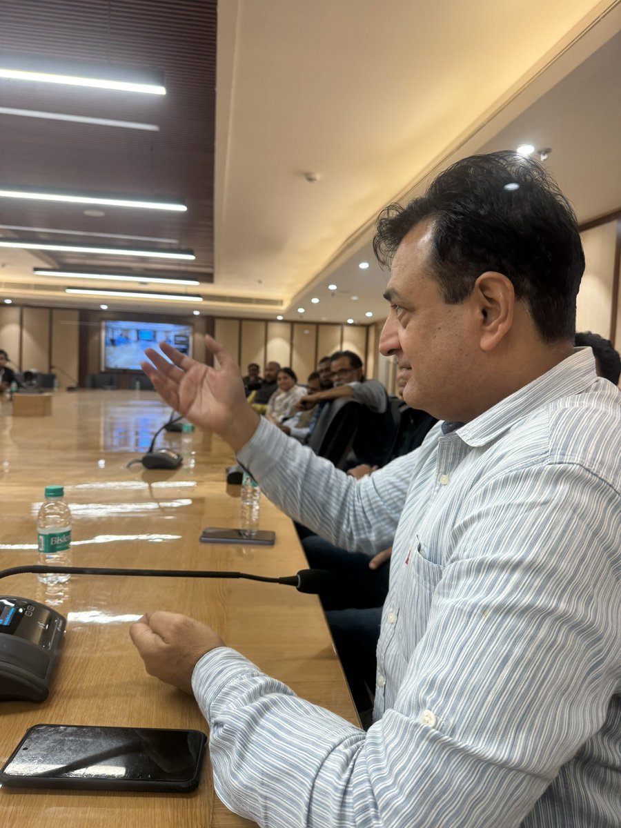 navneetanand's tweet photo. JNU Development Professionals Forum has emerged as a vital platform, a repository of diverse talents excelling in devt sector. It promises to become a critical source of advocacy advisory for many. 

Kudos Rajeev, Binod, Ravi, Sumit &amp; team for an excellent session on Dec 7. https://t.co/1xCdN0TZEj