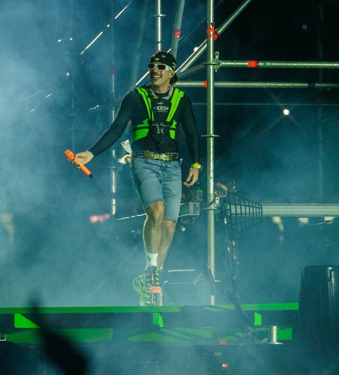 Juanjo_guerrero's tweet photo. Feid noche dos lista ✅

Lo de Bad Bunny habrá que esperarlo para la tercera fecha que promete los mejores invitados, en shows, creo que hoy Feid la dio toda! Lo de González en velitas fue 🔝 https://t.co/LpXQZW2qWv