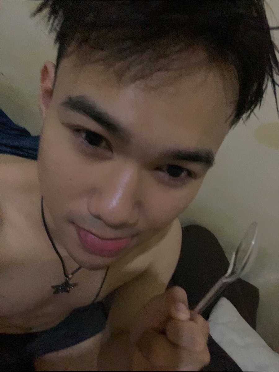 Dimasaaa_'s tweet image. Makan