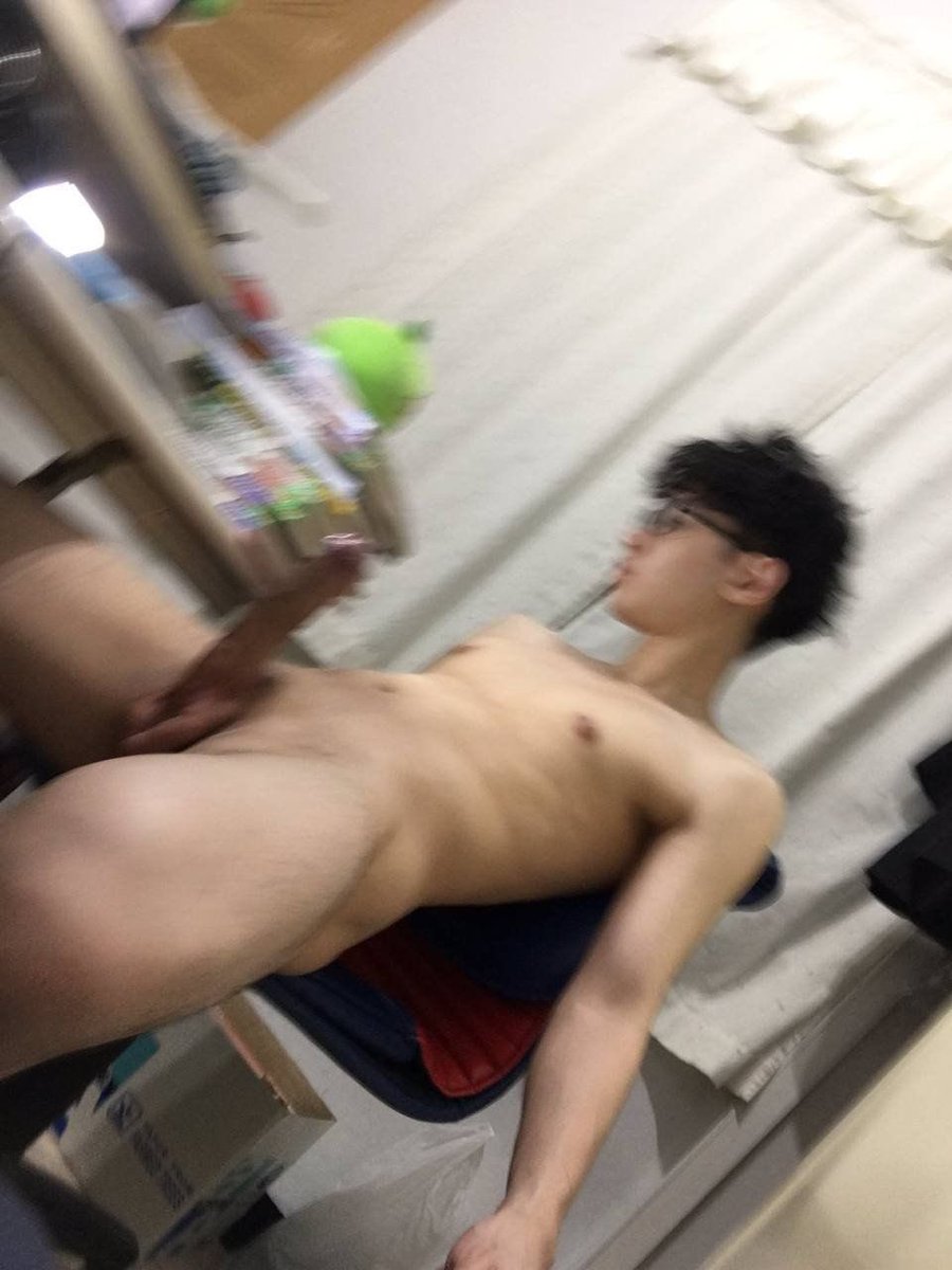 直男室友这是在勾引我吗？