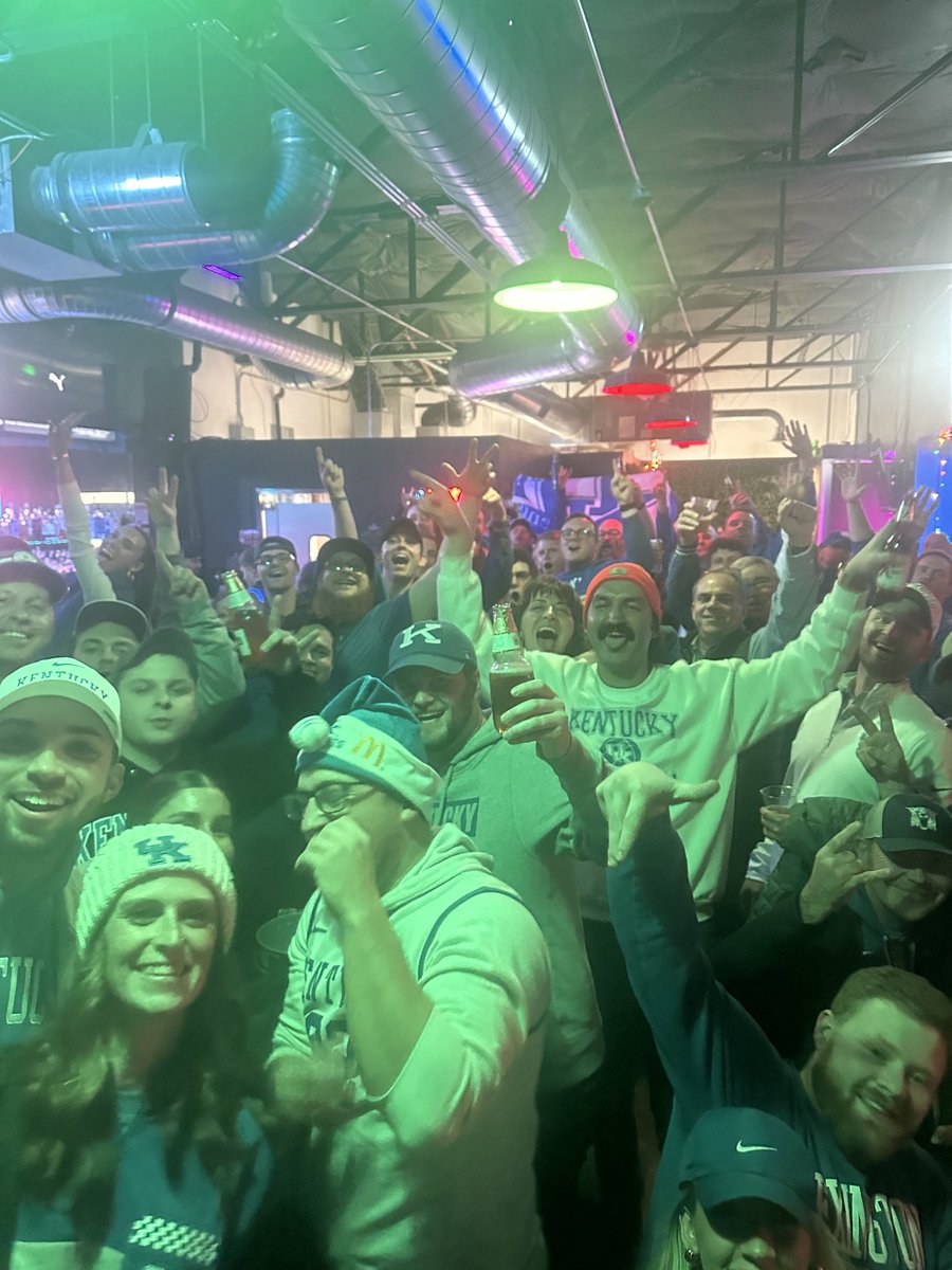 KySportsRadio's tweet photo. The vibes are good in Seattle

KSR Postgame Show begins at 1:50 AM Eastern

https://t.co/QtMrO764WK https://t.co/5Cq9yMrXRR