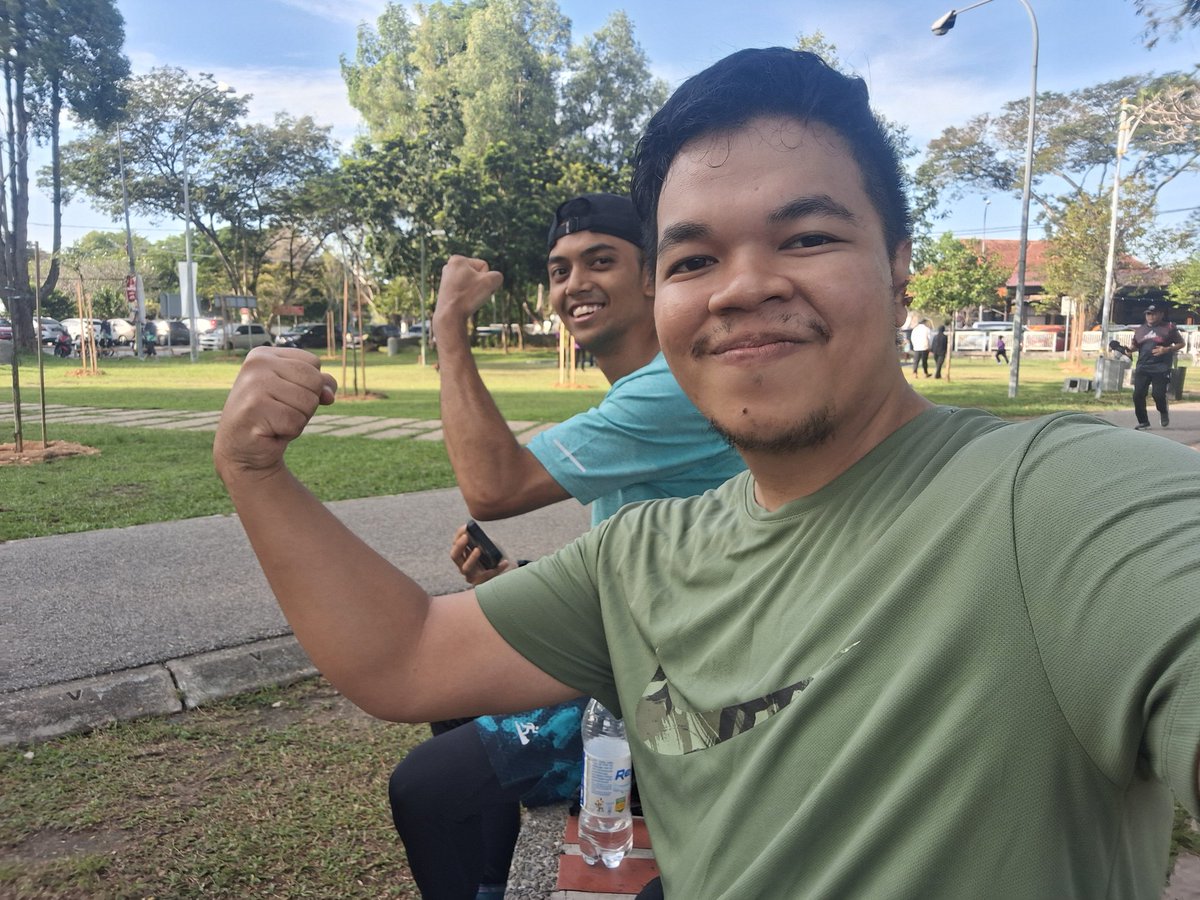 UwaisTaqiy's tweet photo. Morning run with @arfaizat https://t.co/mspdGgjs4s
