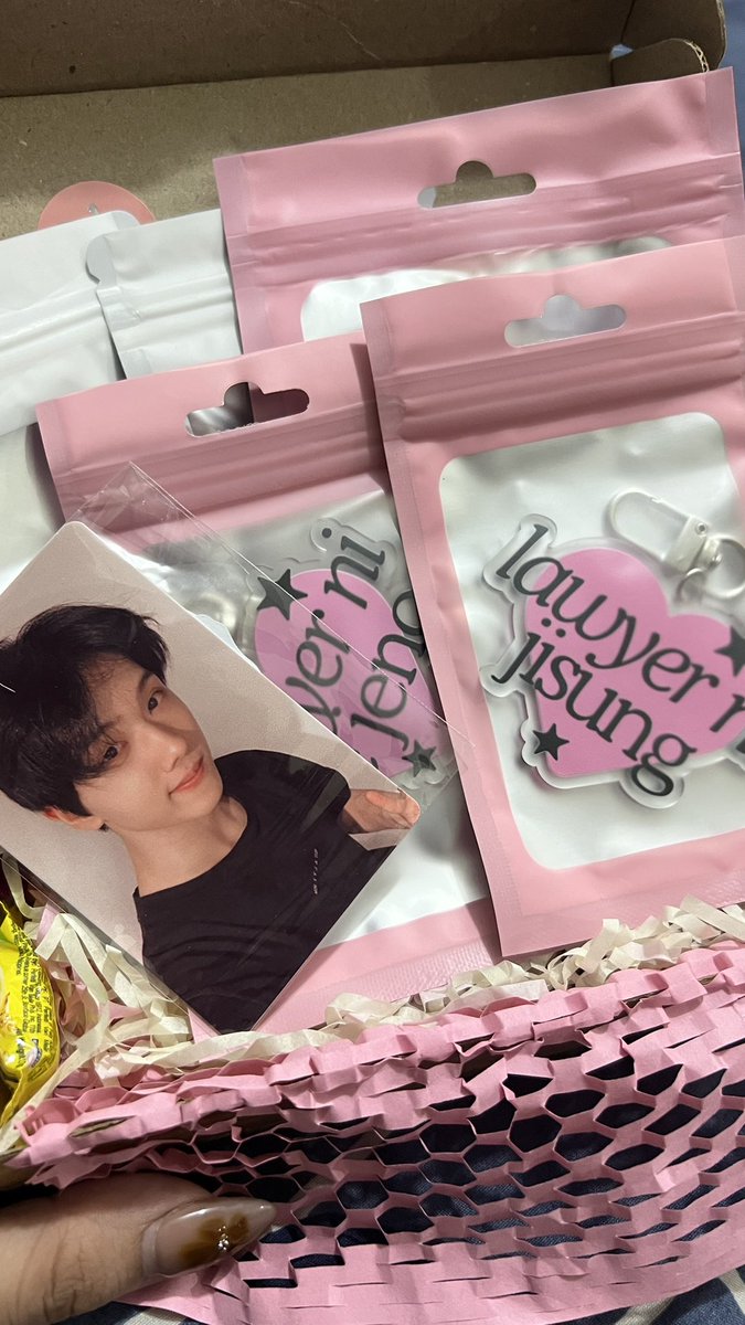 nytcart's tweet photo. soafer qt 😞😞 u can hear me a mile away dahil sa mga keyring na i2 🥹 thankies so much @drmvinyl ! https://t.co/0w0YL5fJoO