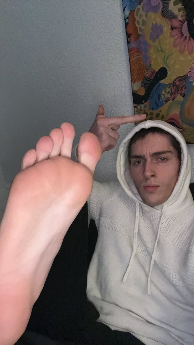 SubJockJ's tweet photo. One of the most powerful doms is @MasterDiego_ . With his godly physique and smooth soles there’s no reason to resist. Surrender your cashpussy to his pounding, to his immense power. $niff, $end and $ubmit today. 

#findompromo #findomgod #findommaster #findomdom #findomdrains https://t.co/1zA3oktbNh