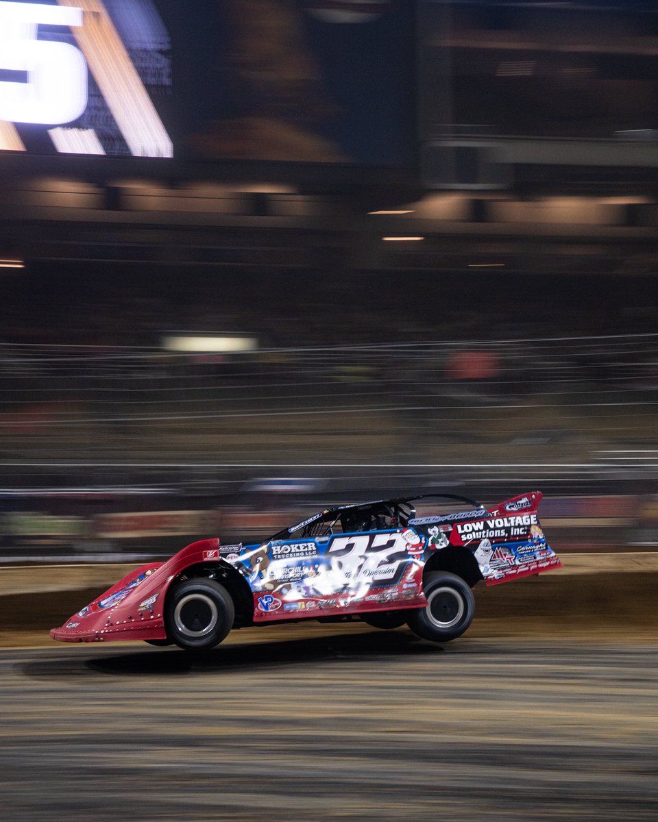 GatewayDirtNationals | #DirtInDecember (@gatewaydirt) on Twitter photo 🥈Runner-Up & Hard Charger is none other than the ‘Smooth Operator’ <a href="/BobbyPierce32/">Bobby Pierce</a>!
🤘🏻Pierce put his #32 on the fence and drove 12th to 2nd before breaking on the final lap.
<a href="/Castrol/">Castrol</a> l <a href="/oreillyauto/">O'Reilly Auto Parts</a> l <a href="/FloRacing/">FloRacing</a> 🥈Runner-Up & Hard Charger is none other than the ‘Smooth Operator’ <a href="/BobbyPierce32/">Bobby Pierce</a>!
🤘🏻Pierce put his #32 on the fence and drove 12th to 2nd before breaking on the final lap.
<a href="/Castrol/">Castrol</a> l <a href="/oreillyauto/">O'Reilly Auto Parts</a> l <a href="/FloRacing/">FloRacing</a>