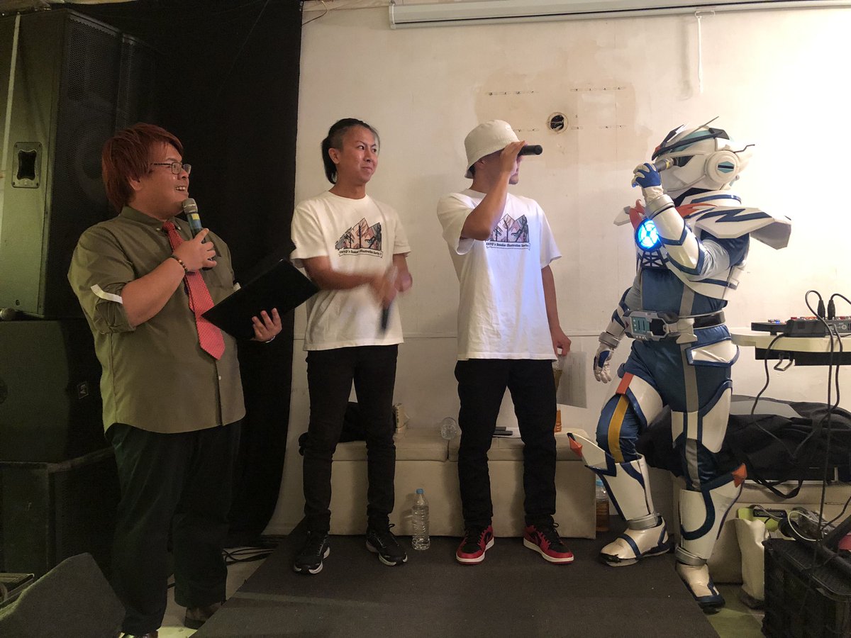 aono_oekaki's tweet photo. アライブさんがお目目にマイク付けてるの見て同じようにしてくれるSub Storyさんノリが良すぎるし、最終的に4人でやってるのおもろすぎるwwww
#ちゅらステ
#SubStory https://t.co/aijIbQJzDh
