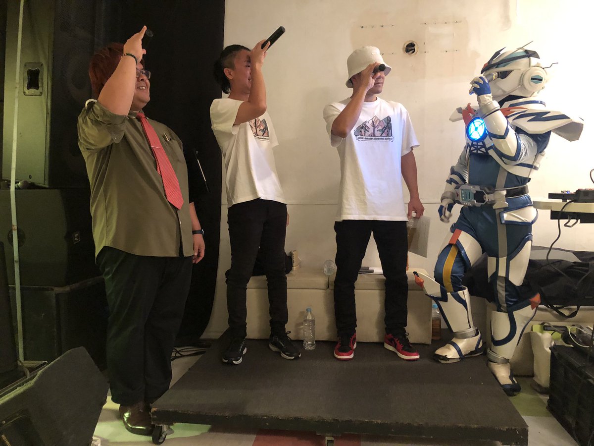 aono_oekaki's tweet photo. アライブさんがお目目にマイク付けてるの見て同じようにしてくれるSub Storyさんノリが良すぎるし、最終的に4人でやってるのおもろすぎるwwww
#ちゅらステ
#SubStory https://t.co/aijIbQJzDh