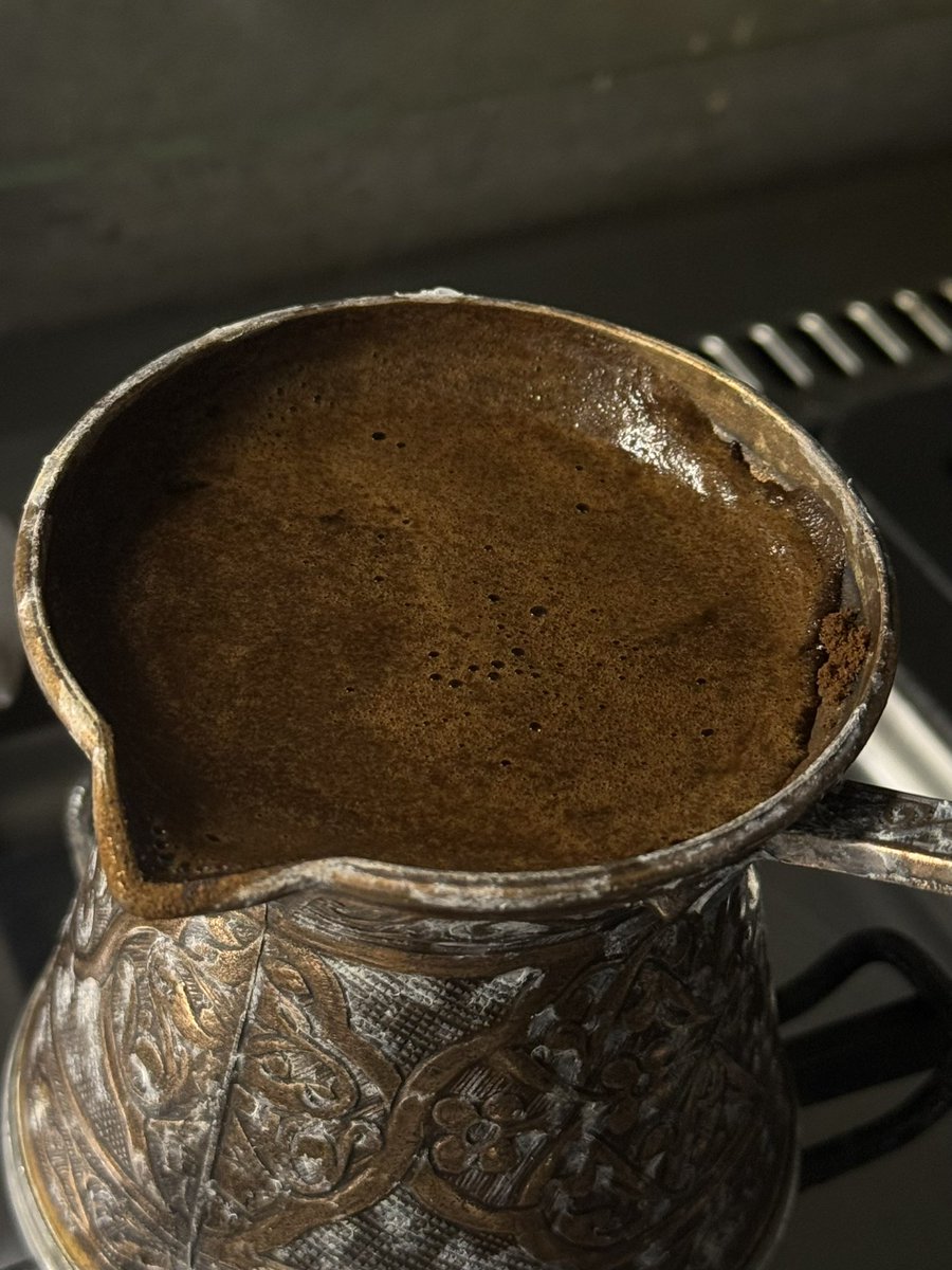 khloudharbi's tweet photo. حتى قهوة صباح اليوم طعمها مختلف، لذيذ عَذب، لأنها ممزوجة بانتصار الشام! 🤎 https://t.co/OVAqfUkXol
