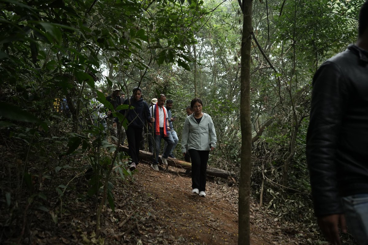 Gauhati University has established itself as a unique institution, excelling in both academics and tourism. Today, I visited the Dr. H.K. Baruah Regional Botanical Resource Centre at Gauhati University and inaugurated the Walk Treck.

This impressive project is the result of the