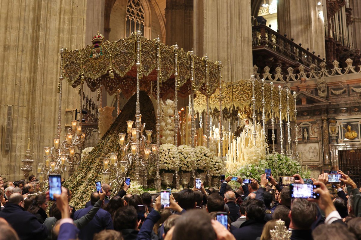 Veintinueve años después, la #Esperanza y la <a href="/Hdad_Macarena/">Hermandad de la Macarena</a> se encuentran, frente. Hermanos, que este momento sirva para engrandecer, aún más si cabe, nuestro amor a la Santísima Virgen y, bajo su amparo, seguir manteniendo el vínculo que une a nuestras corporaciones.