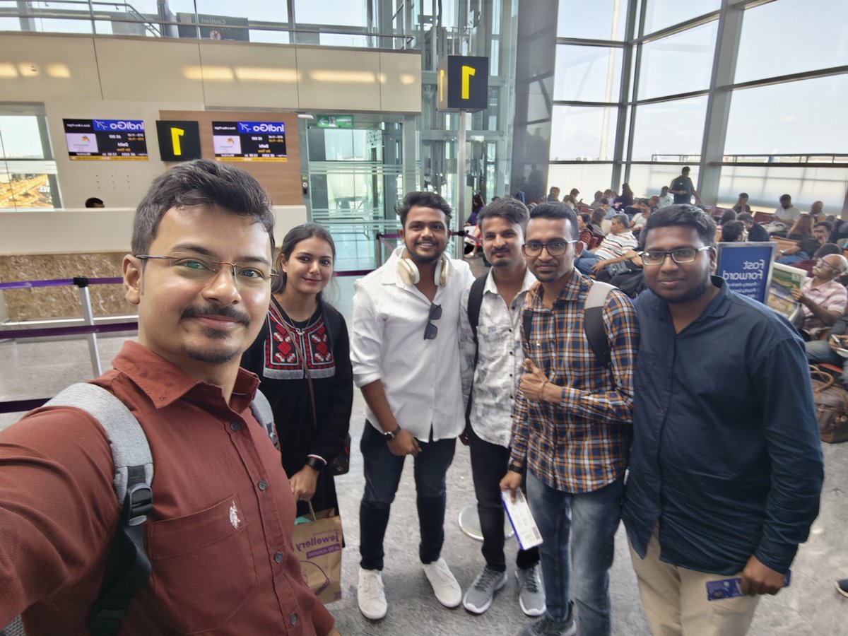 XFCBengaluru's tweet image. MiFC Bengaluru fans are all set for the #RedmiNote14 5G series launch! Time to board the flight! Here we come Delhi! 😀

#SuperCameraSuperAI @XiaomiIndia @RedmiIndia