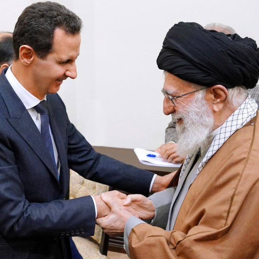 Moslehi_m_m's tweet photo. بشار اسد وقتی سقوط کرد که این دست‌ها رو رها کرد! https://t.co/izaw8qWQN1