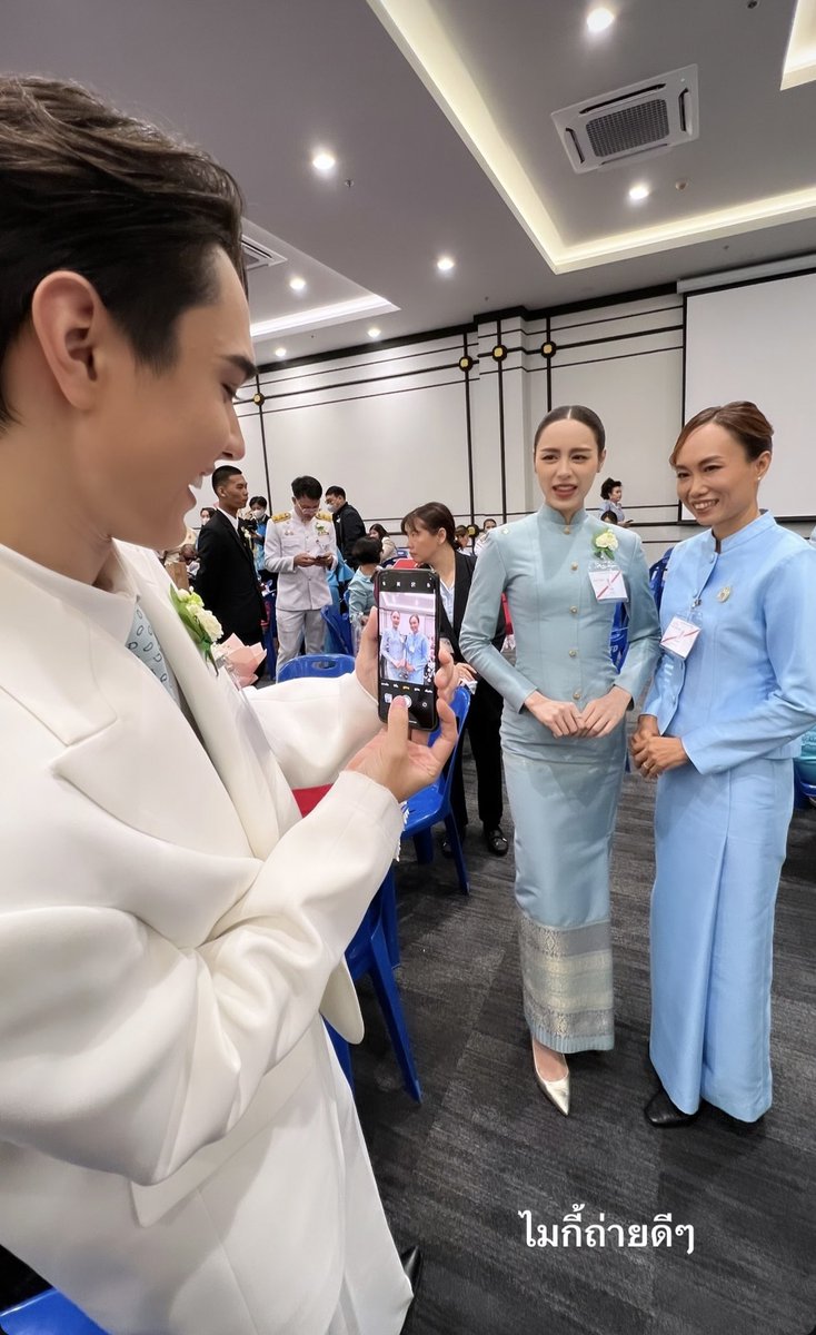 icy blue ❄️ tweet media