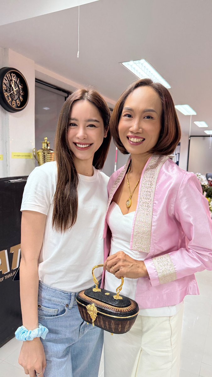 icy blue ❄️ tweet media