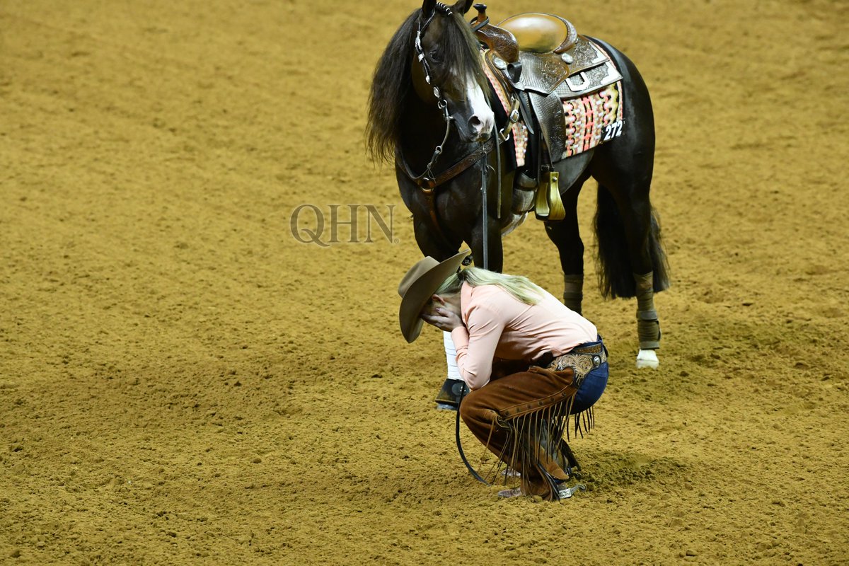 QHNews's tweet photo. Kaci O’Rourke and The Firemen took the lead and earned a standing ovation with a 229!!! Congratulations to the first WOMAN to ever win the NRHA Futurity!
#qhn #qhnews #reining https://t.co/M766HmqrTQ