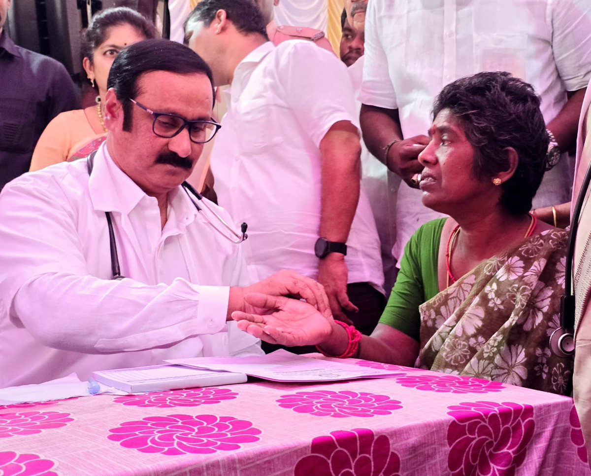 cpk_rajkumar's tweet photo. பெஞ்சல் புயல் மற்றும் மழை வெள்ளத்தால் பாதிக்கப்பட்ட பகுதிகளில் பாமக சார்பில் நடத்தப்படும் மருத்துவ முகாம்களை தொடங்கி வைத்து மக்களுக்கு மருத்துவ ஆலோசனை வழங்கும் நாளைய தமிழகம் பாமகவின் தலைவர் அண்ணன் அன்புமணி இராமதாசு அவர்கள்..
#fengal #cyclone #disastermangement #pmk #anbumanni https://t.co/3dndyoJQ1e