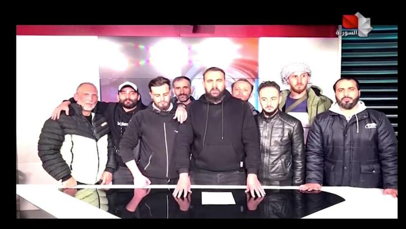 TopnewsSi's tweet photo. (VIDEO) Uporniki so na sirski televiziji razglasili, da so zavzeli Damask – Predsednik Asad pobegnil
https://t.co/yp0DyWRJ8o https://t.co/yDYWLyeGt2