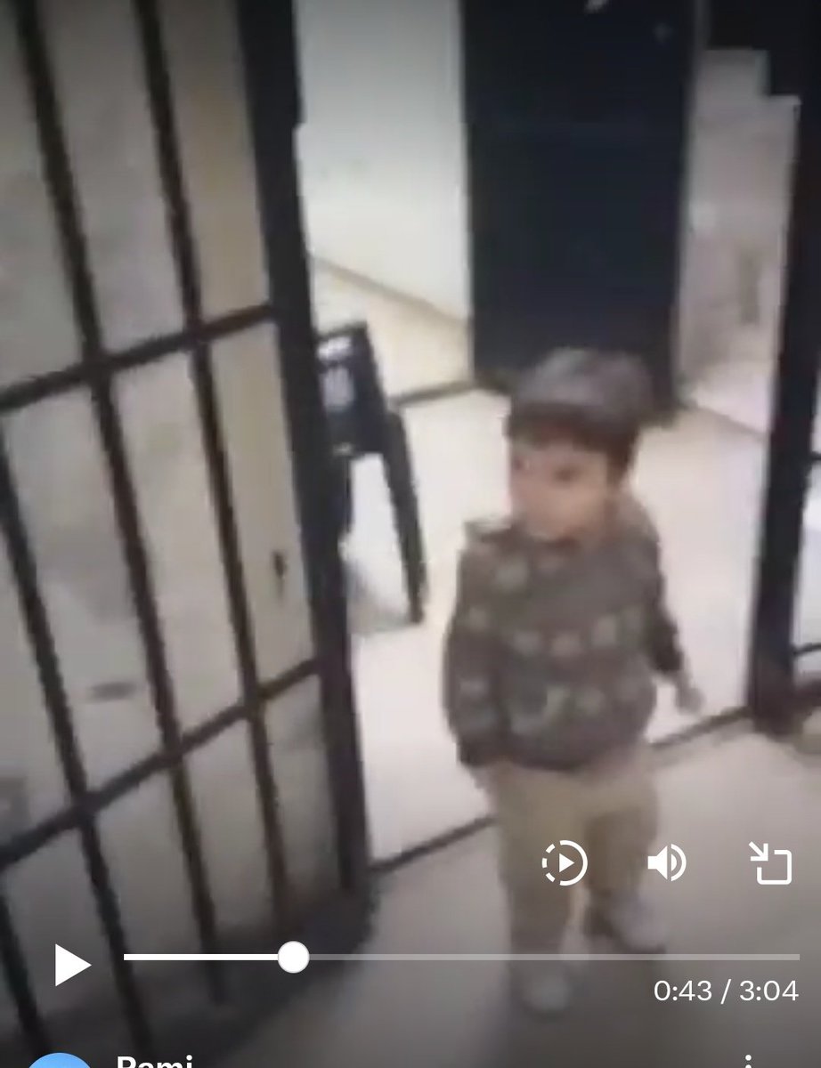 nnnnnnxox's tweet photo. There were babies in the jail 😢 https://t.co/qfCgMBV1zl
