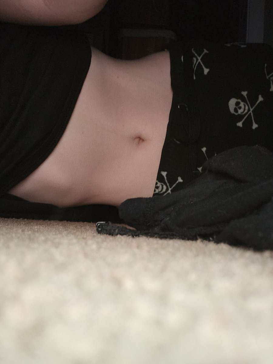 sugarfreelime's tweet photo. bodycheck// i just need to lose 15 lbs and ill be at my goal bmi :/ https://t.co/dxg85pkpZq
