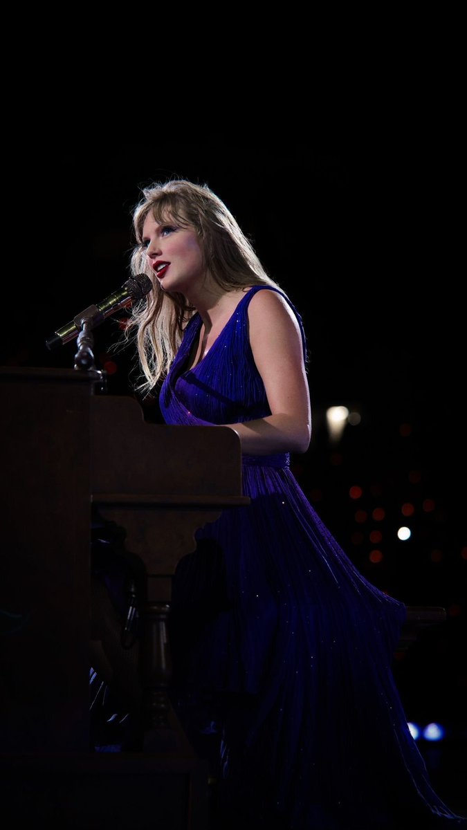 taylorsnewstr's tweet photo. Taylor Swift'in son 2 konserde giydiği kostümler aynı.

Ayrıca 2 konser de kayıt altına alındı. https://t.co/bbVAS7vkLn
