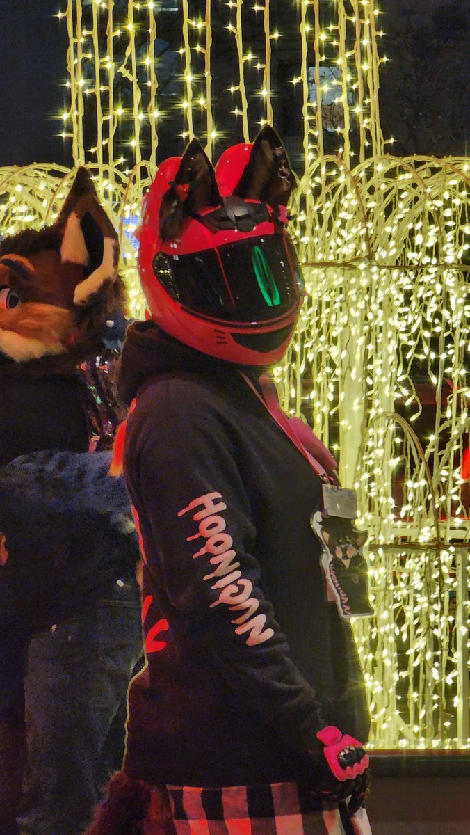 DovaCreations's tweet photo. Feeling very demure 💕

Having a great time at MFF, even tho I don't have an official suit this is a great first con experience 💕 https://t.co/Y0PWlraz4F