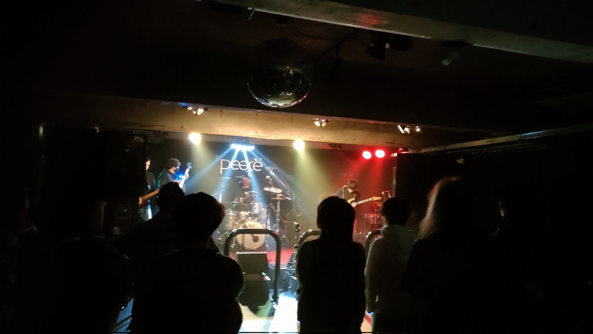 Various colors tweet media