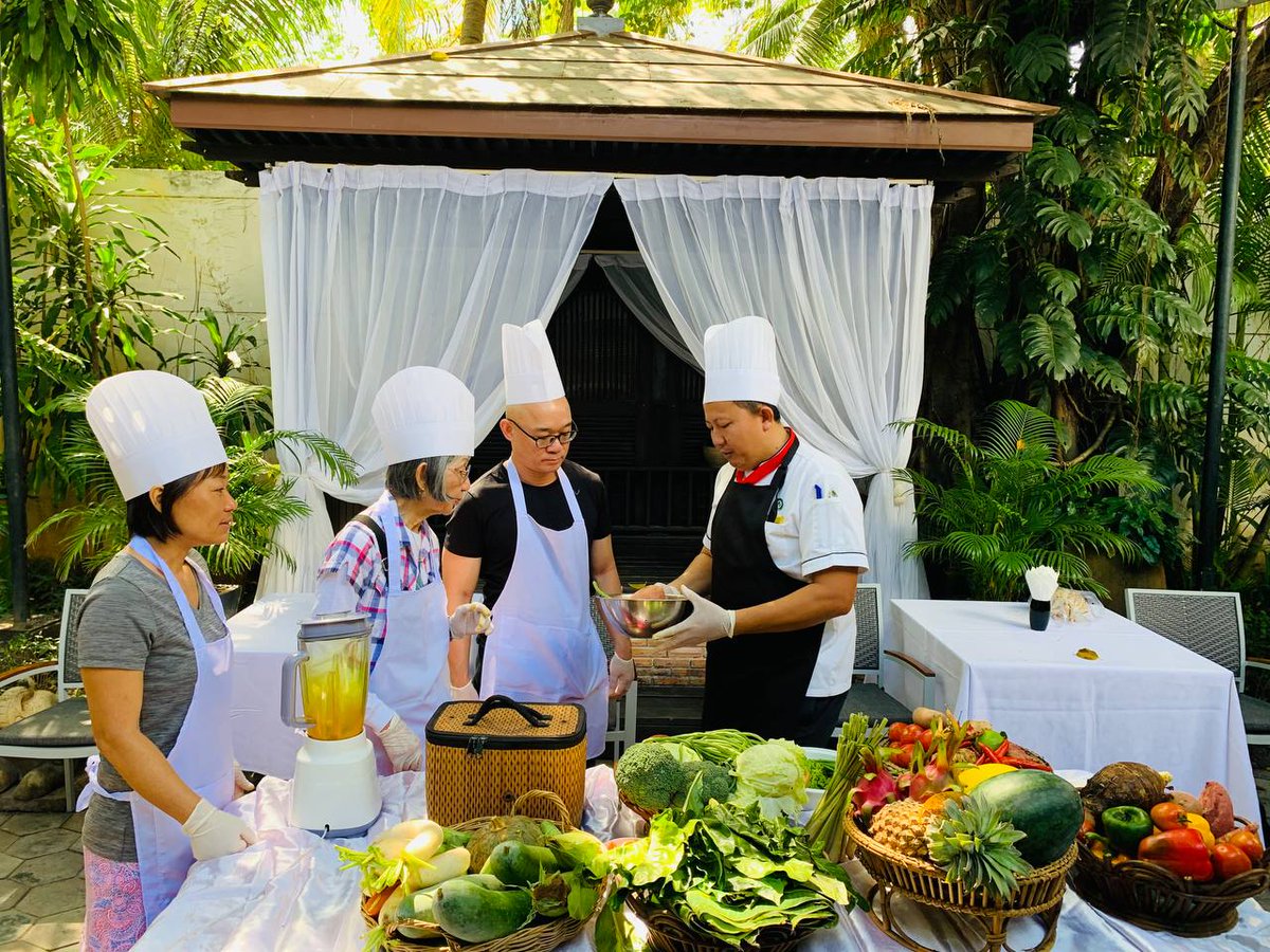 taraangkor's tweet photo. #CookingClass! Need a break from temple hopping in Siem Reap? 🏯 Why not indulge in a fantastic cooking class experience at Tara Angkor Hotel? 🌶️🍳 Unleash your inner MasterChef and learn how to prepare authentic Cambodian dishes while having a great time with fellow food lovers. https://t.co/4BKZm9d4AT