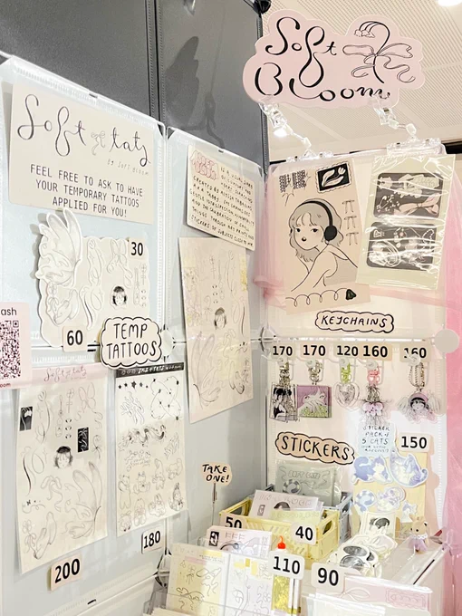 here at paskomiket! 🍥☁️
╰ table d18 ⟢ here til 8pm~ 